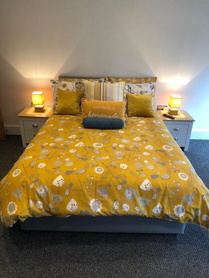 Marine Villa Hotel & Suites - Close To Beach, Train Station & Southend Airport エクステリア 写真