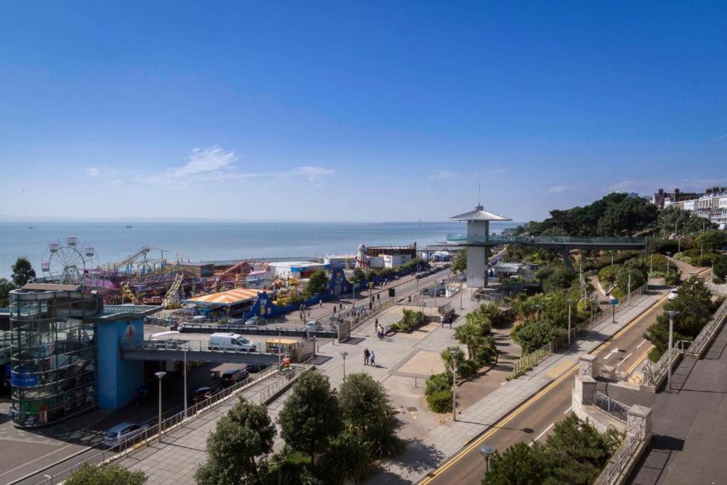 Marine Villa Hotel & Suites - Close To Beach, Train Station & Southend Airport エクステリア 写真