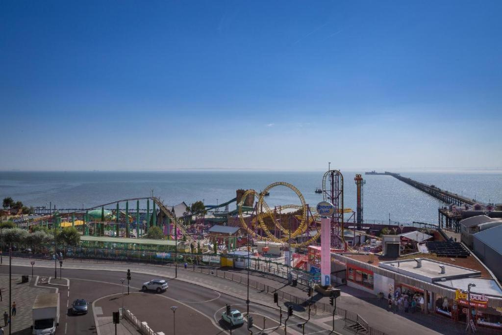 Marine Villa Hotel & Suites - Close To Beach, Train Station & Southend Airport エクステリア 写真